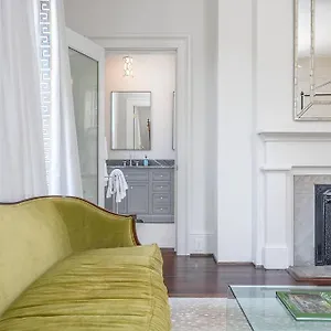 Luxury Overlooking Taylor Square - House On Taylor Square Apartment Savannah